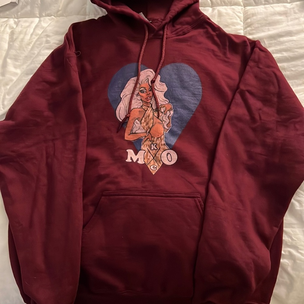 Maroon sweater - Mo Heart - RuPaul Drag Race
